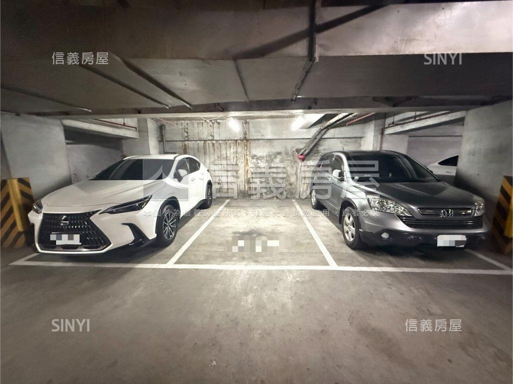 京城環球企業精美兩房平車房屋室內格局與周邊環境