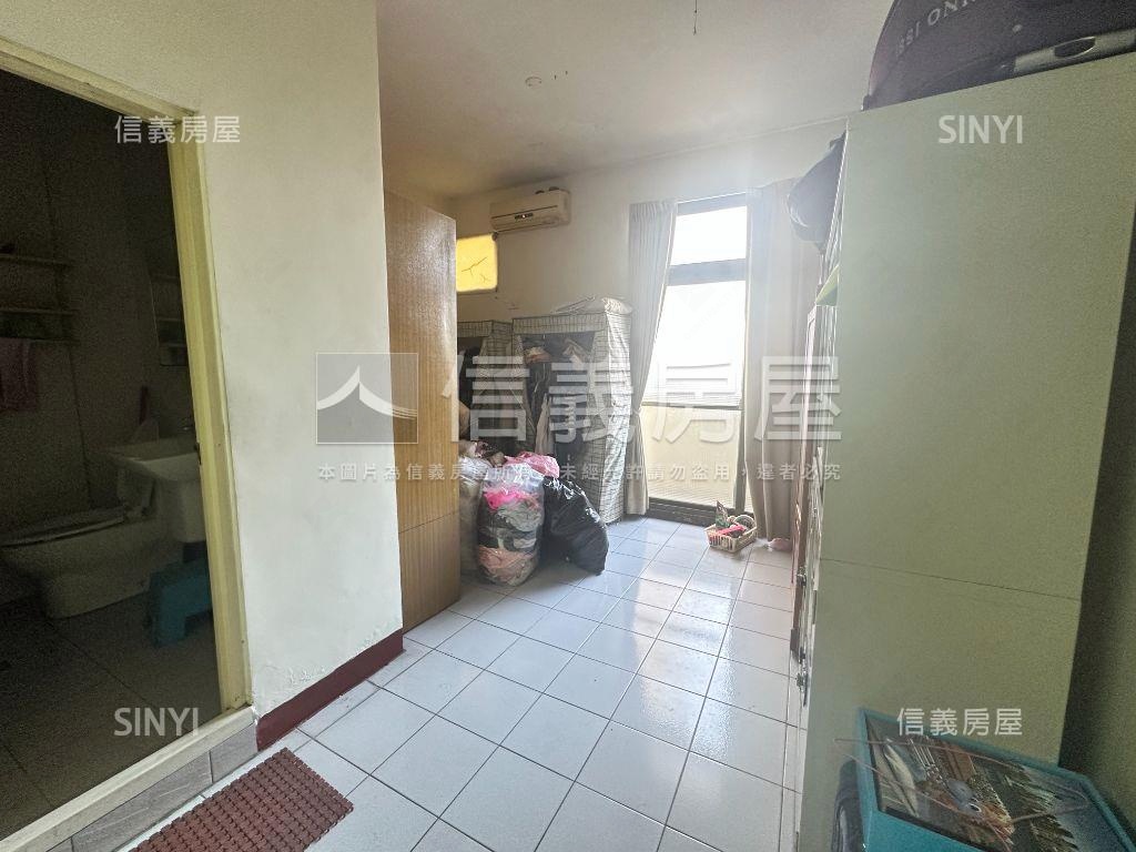 九年國教臨路騎樓大透天房屋室內格局與周邊環境