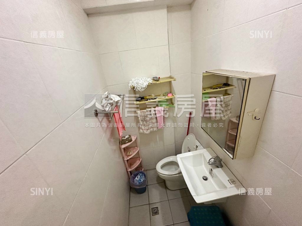 九年國教臨路騎樓大透天房屋室內格局與周邊環境