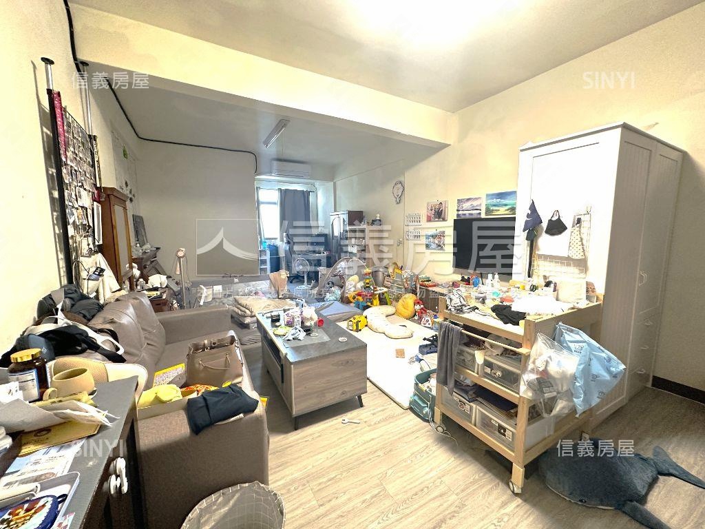 九年國教臨路騎樓大透天房屋室內格局與周邊環境