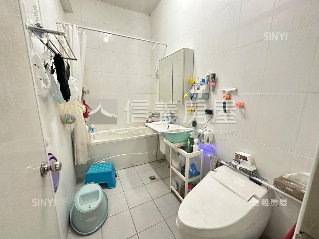 九年國教臨路騎樓大透天房屋室內格局與周邊環境