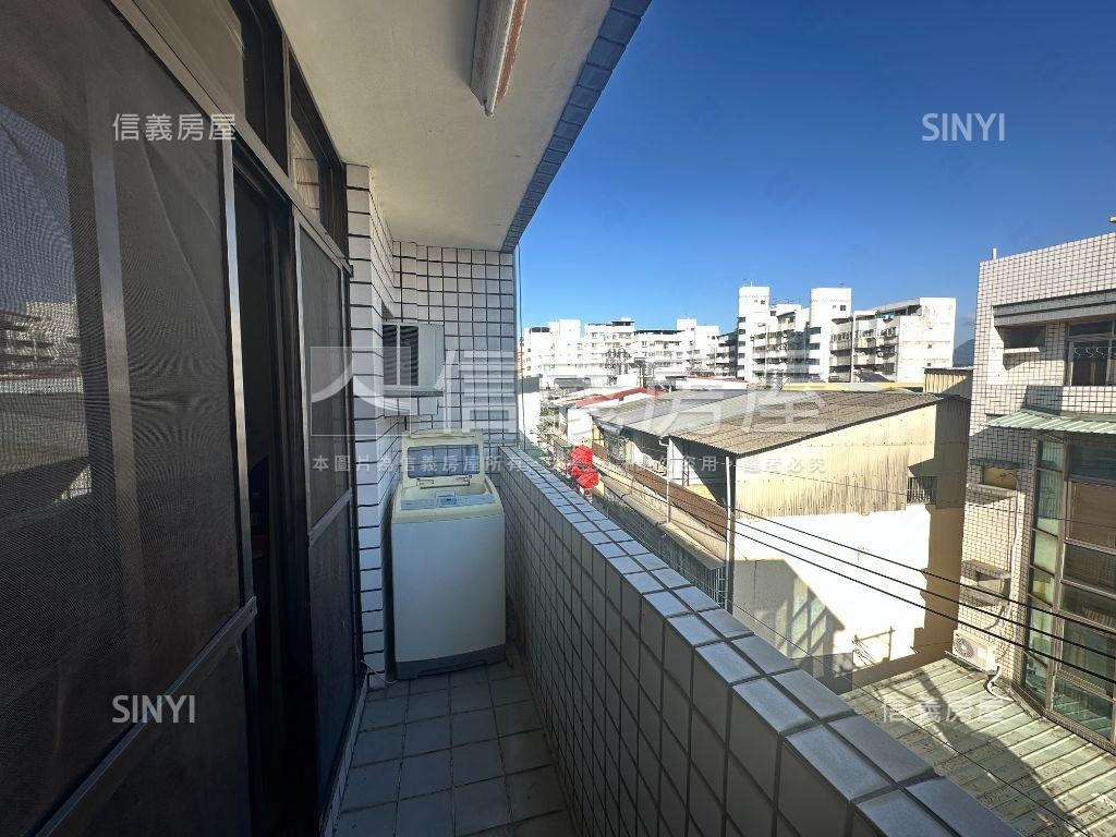 九年國教臨路騎樓大透天房屋室內格局與周邊環境