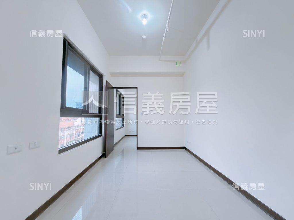 板南皇翔泱美景觀２房車位房屋室內格局與周邊環境