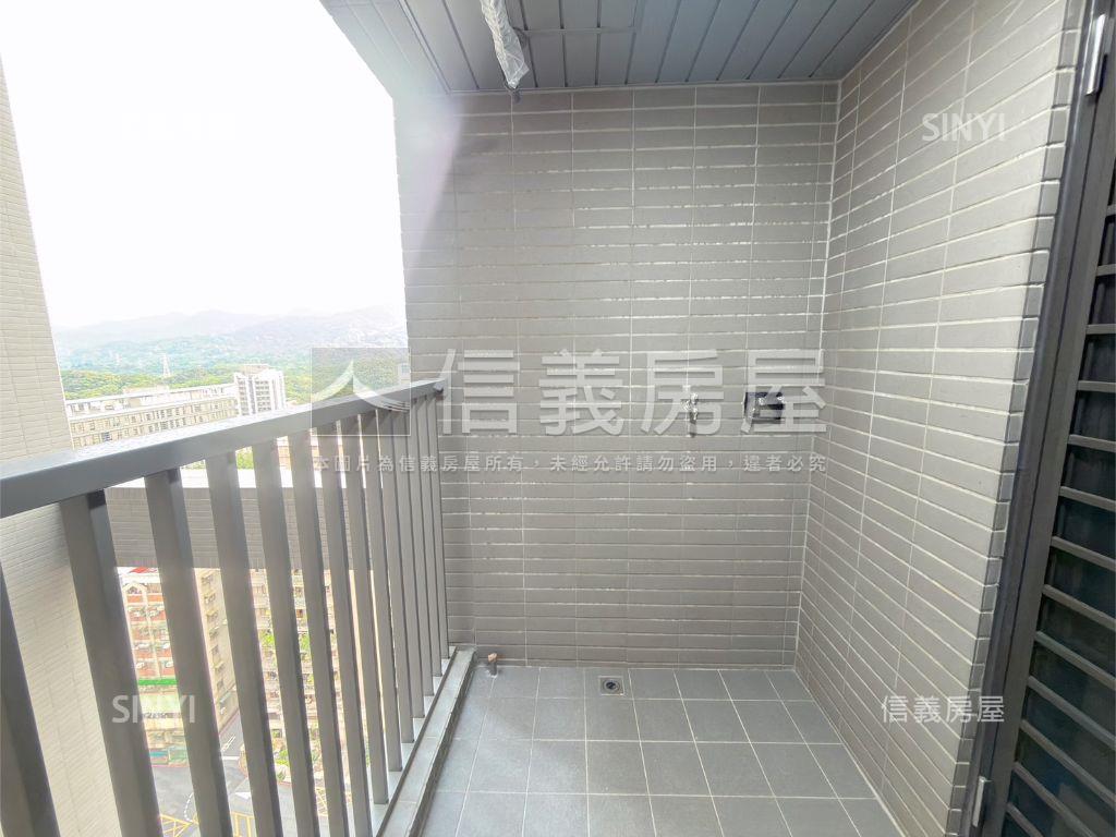 板南皇翔泱美景觀２房車位房屋室內格局與周邊環境