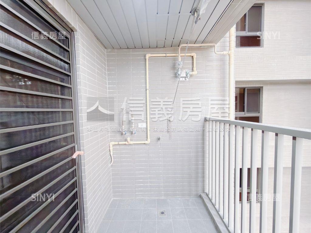 板南皇翔泱美景觀２房車位房屋室內格局與周邊環境