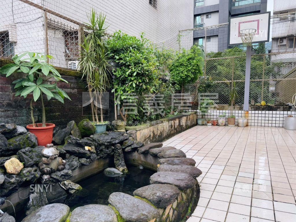 一樓庭院創意大空間房屋室內格局與周邊環境