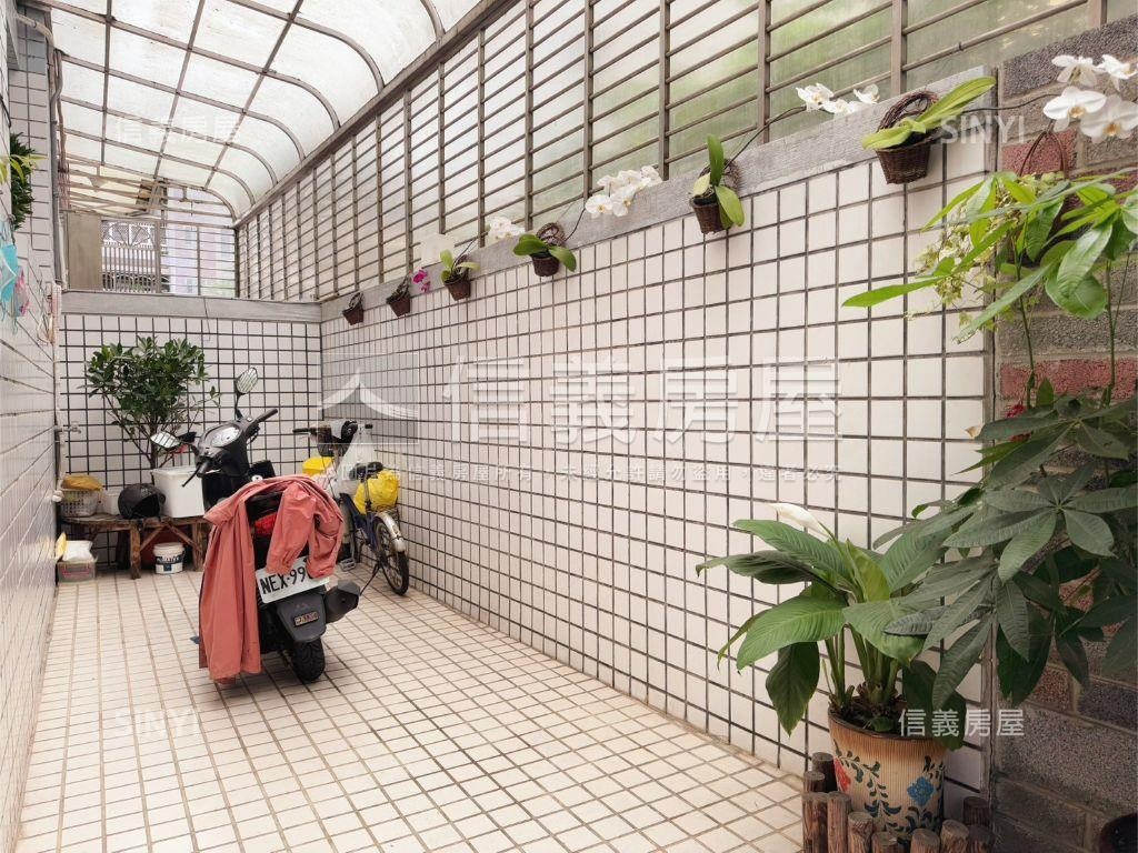 一樓庭院創意大空間房屋室內格局與周邊環境