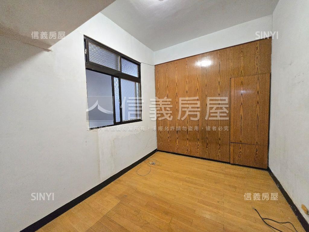 捷運公寓三樓房屋室內格局與周邊環境