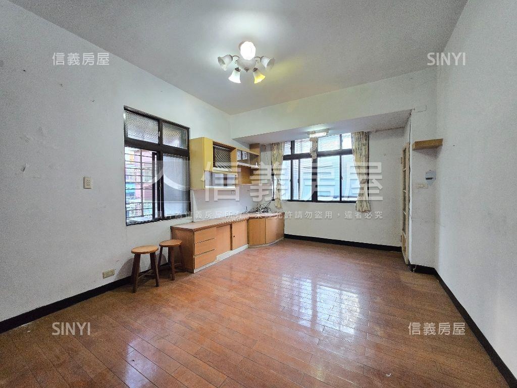 捷運公寓三樓房屋室內格局與周邊環境