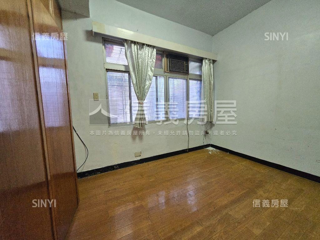 捷運公寓三樓房屋室內格局與周邊環境