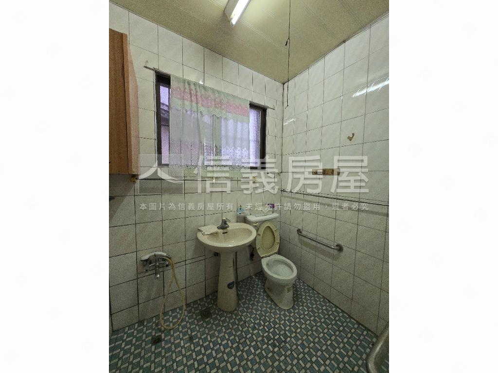 捷運公寓三樓房屋室內格局與周邊環境