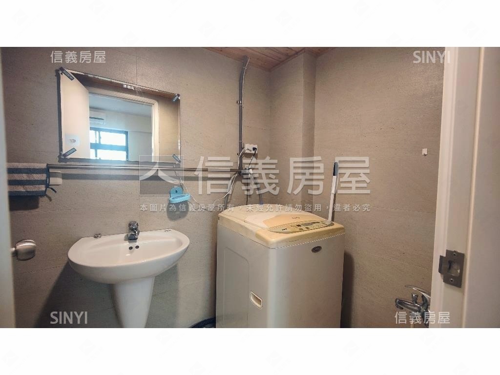 東區二樓四套房公寓房屋室內格局與周邊環境