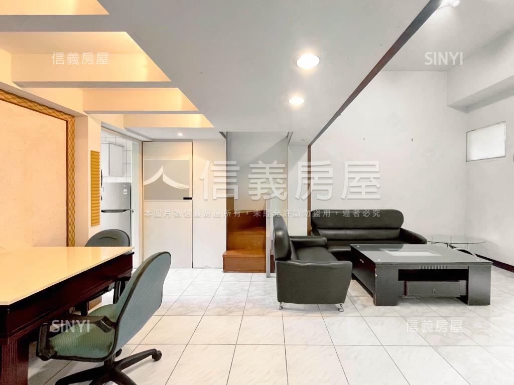 雅園三房附３９個車位房屋室內格局與周邊環境