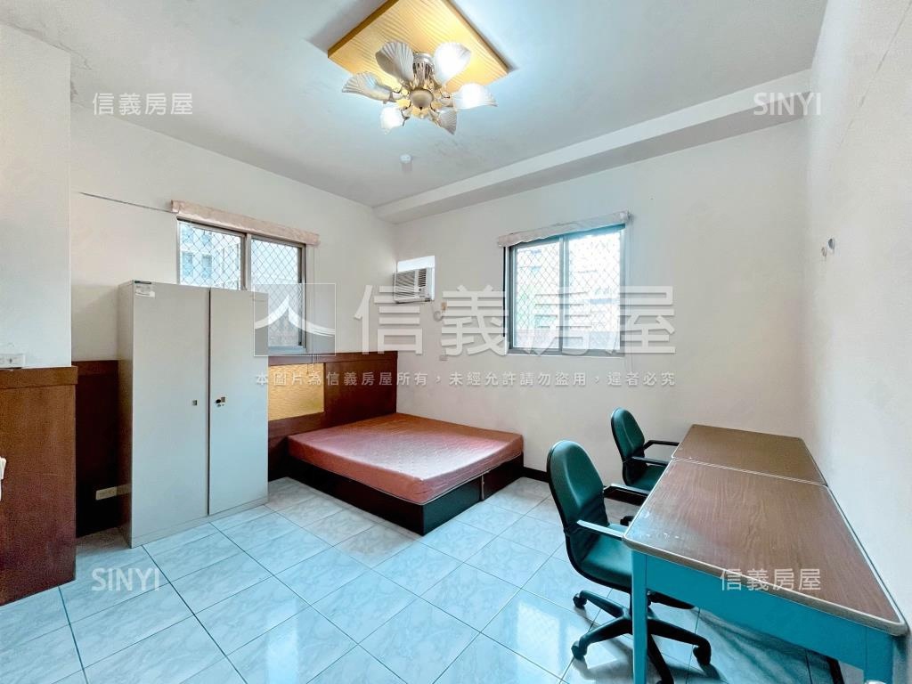 雅園三房附３９個車位房屋室內格局與周邊環境