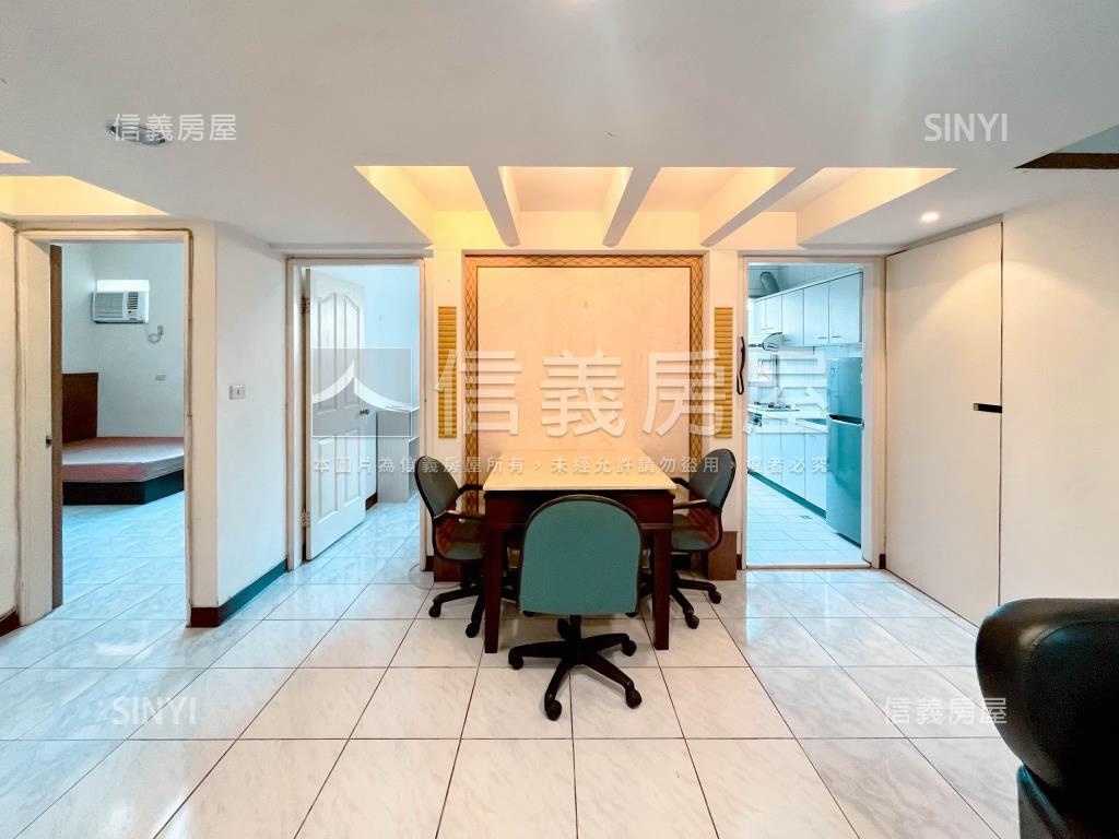 雅園三房附３９個車位房屋室內格局與周邊環境