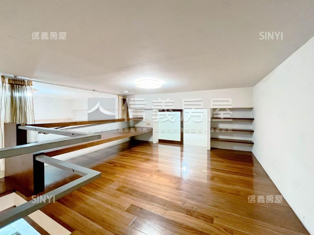 雅園三房附３９個車位房屋室內格局與周邊環境