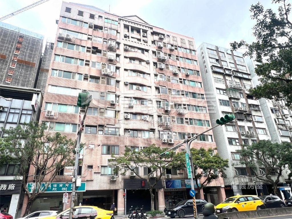 都會管理採光大樓房屋室內格局與周邊環境
