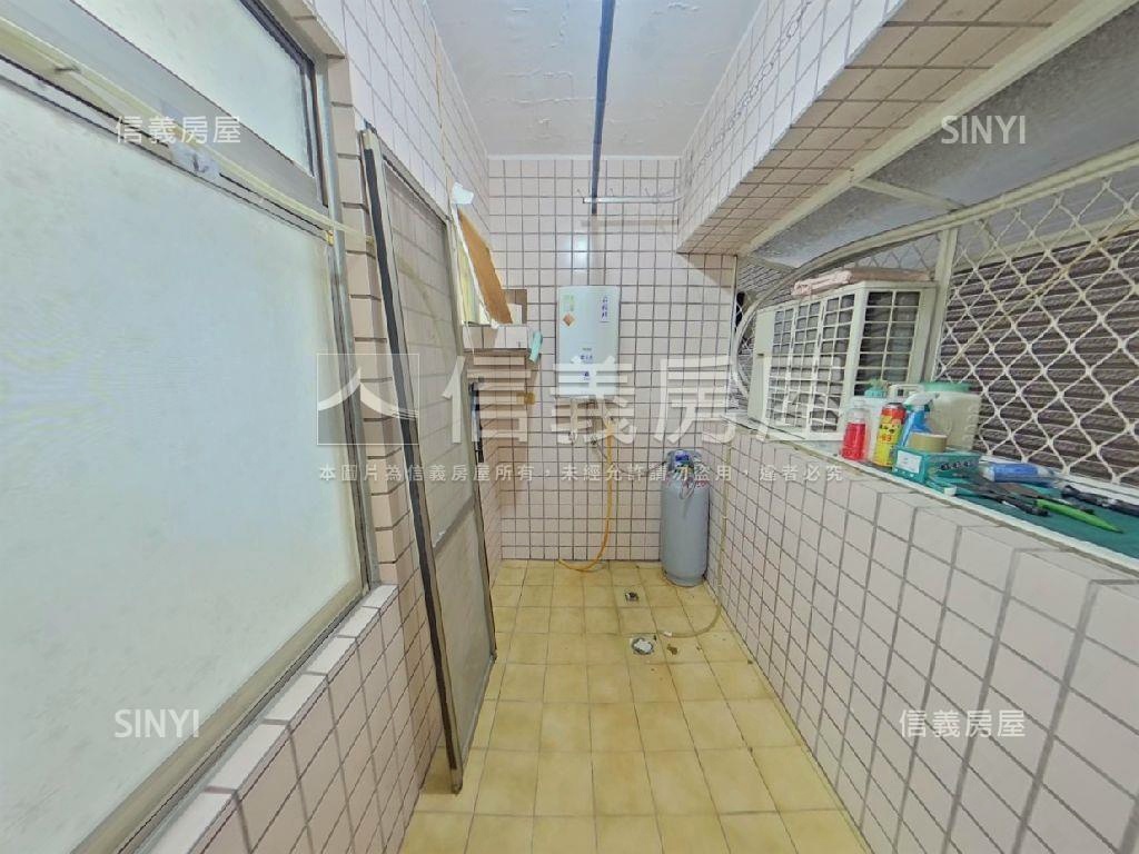 【新店捷運站】旁電梯美屋房屋室內格局與周邊環境