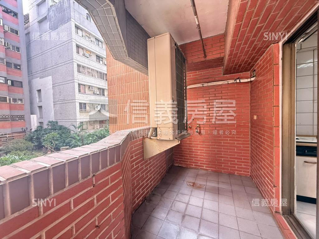文心國小面寬店面平車房屋室內格局與周邊環境