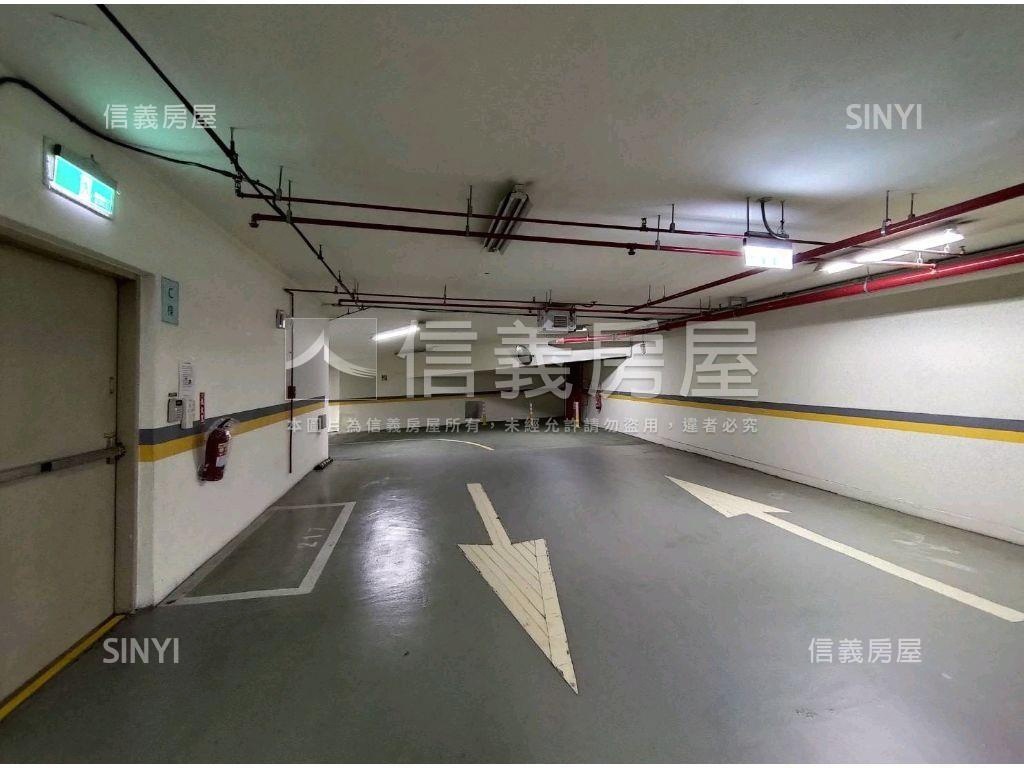 力麒麒園獨立坡平車位房屋室內格局與周邊環境