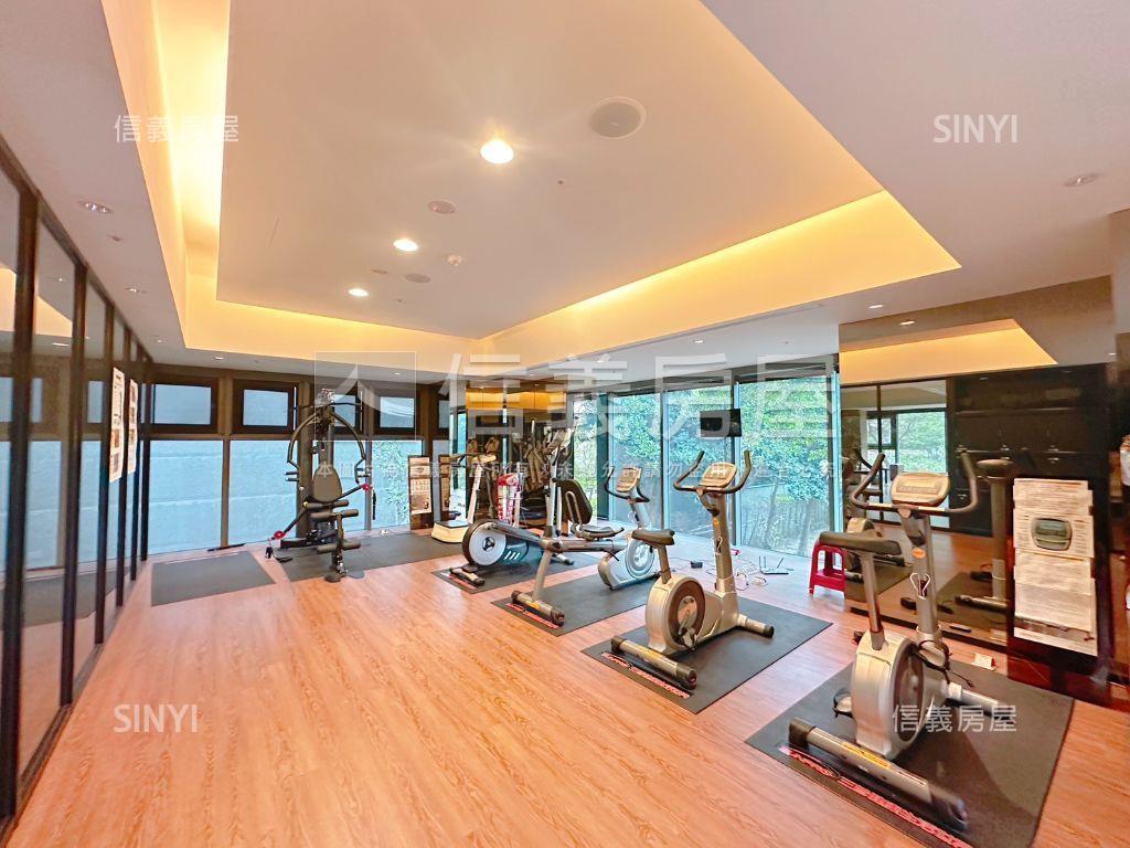 河岸第一排｜豪華｜美宅房屋室內格局與周邊環境