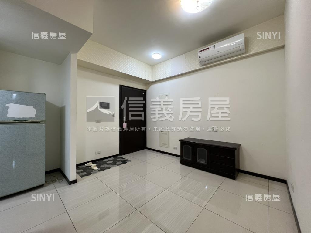 陽光劇場翔譽１７兩房車位房屋室內格局與周邊環境