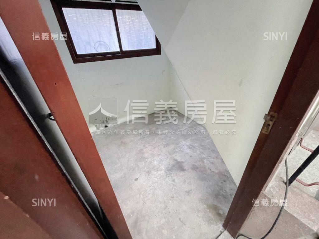 近市區稀有鬧區土地房屋室內格局與周邊環境