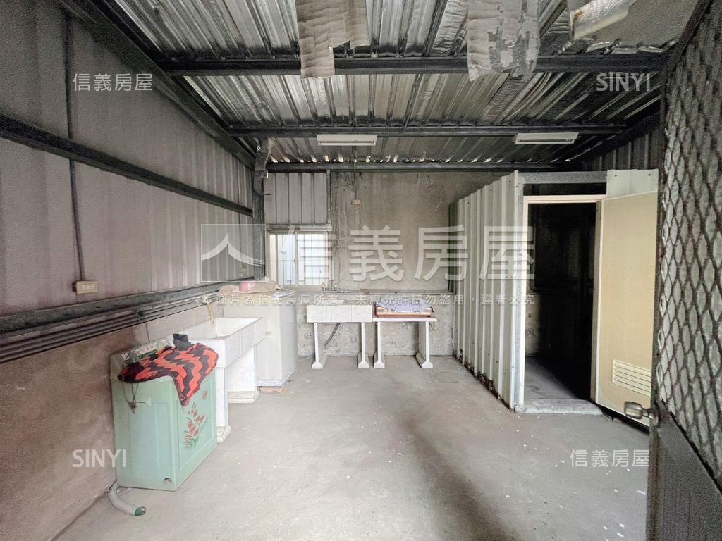 近市區稀有鬧區土地房屋室內格局與周邊環境