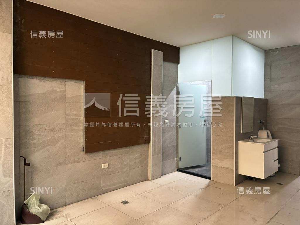 南屯臨路大地坪透店房屋室內格局與周邊環境