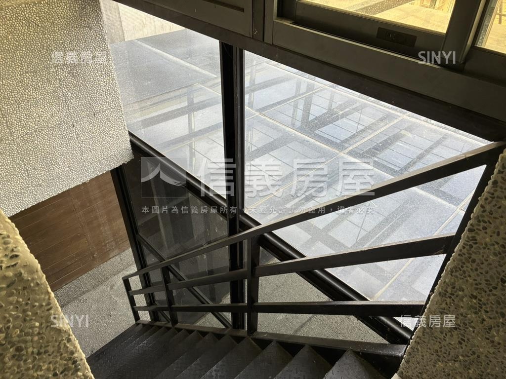 南屯臨路大地坪透店房屋室內格局與周邊環境