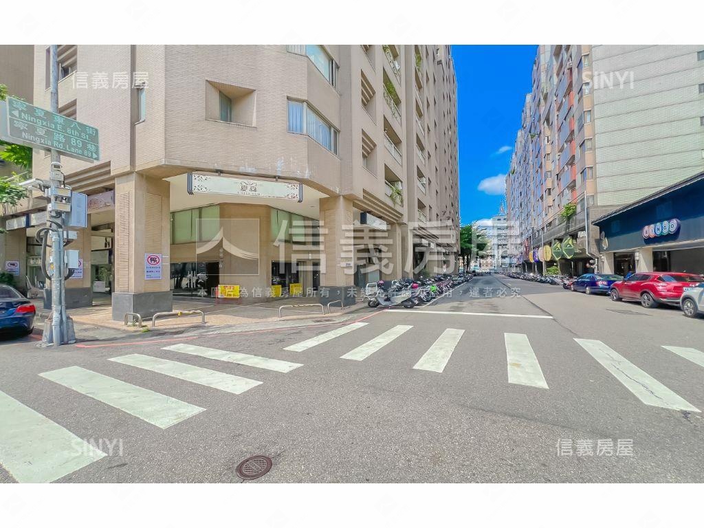 波蜜臻品櫥窗角店房屋室內格局與周邊環境