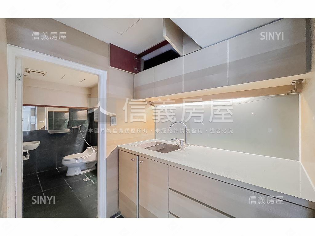 波蜜臻品櫥窗角店房屋室內格局與周邊環境