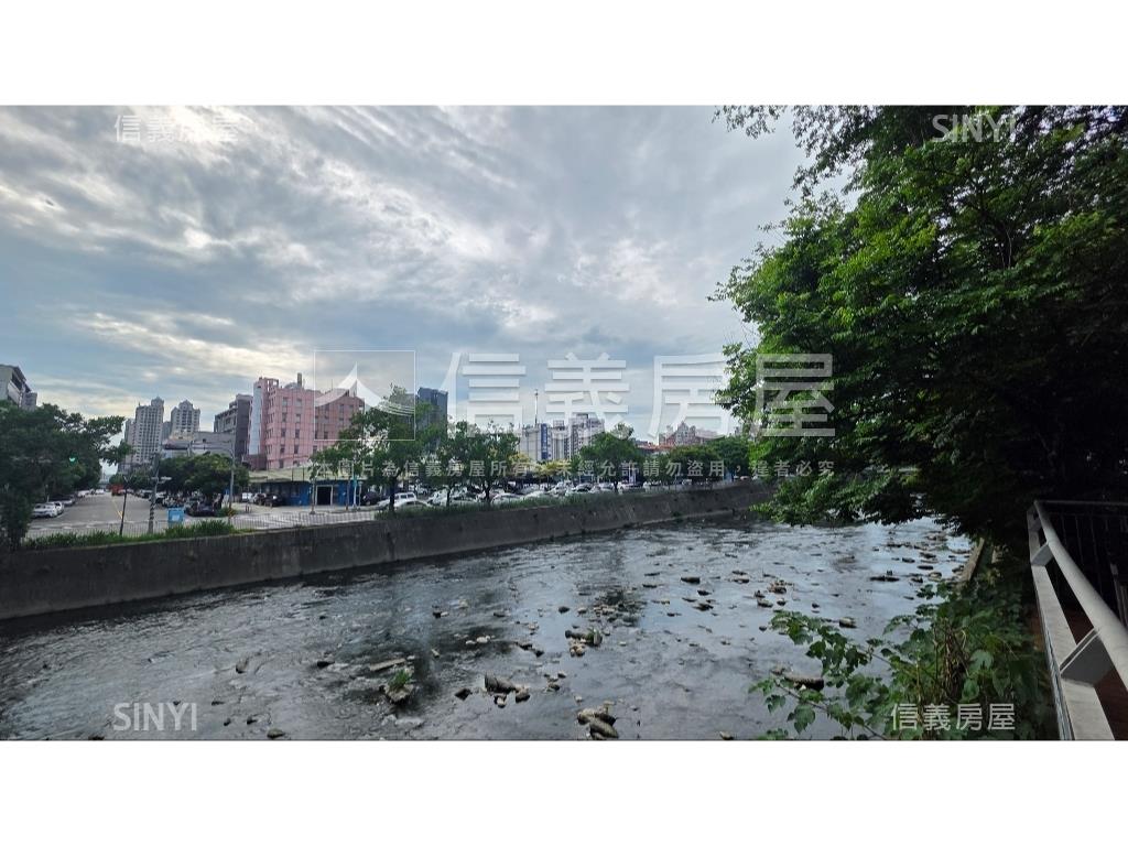 近大忠南街雙面臨路土地房屋室內格局與周邊環境
