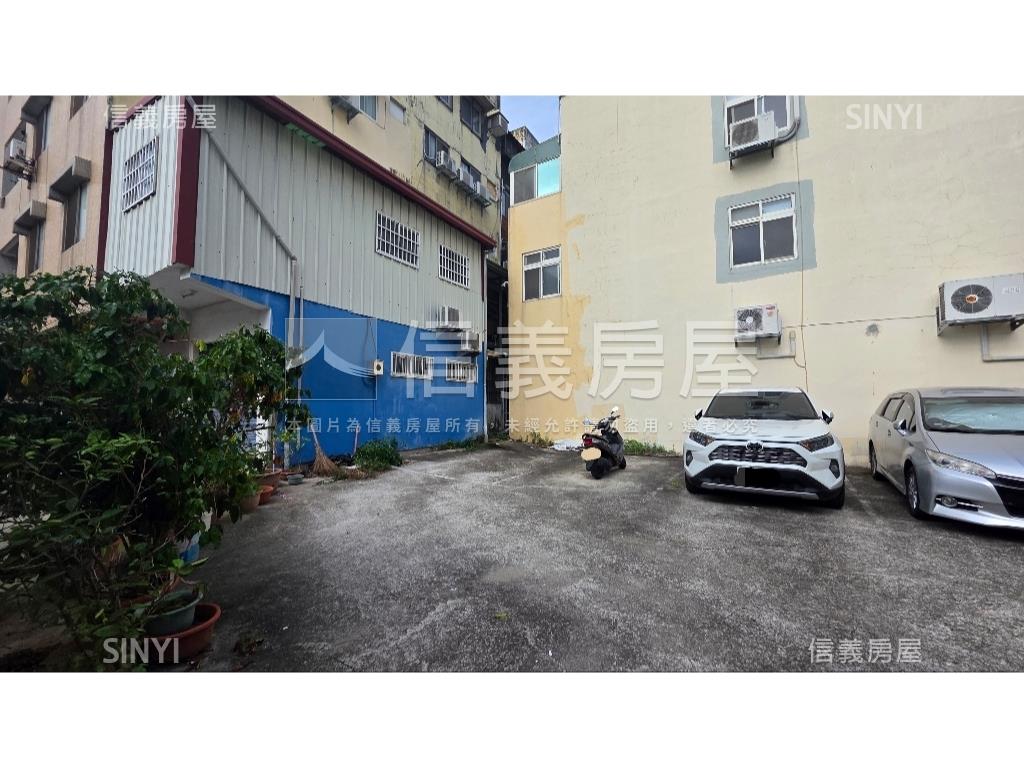 近大忠南街雙面臨路土地房屋室內格局與周邊環境