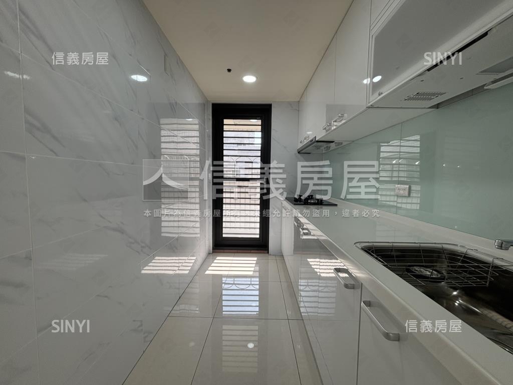 近火車站三房車位視野美屋房屋室內格局與周邊環境