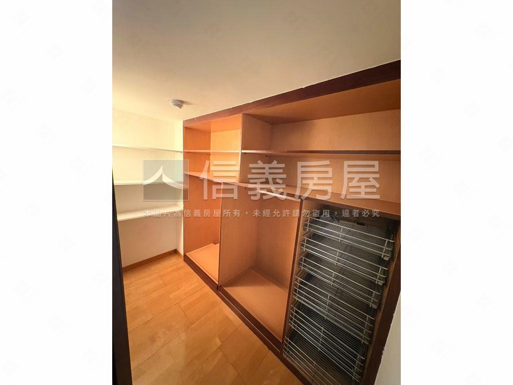 環堤華麗魔術空間房屋室內格局與周邊環境