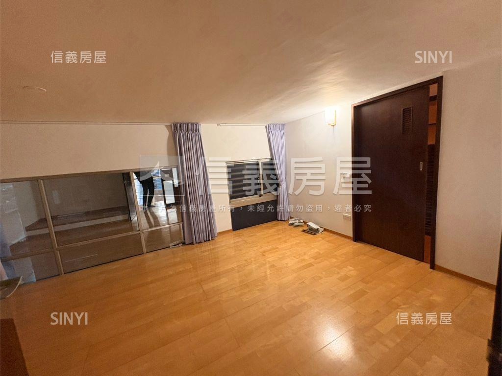 環堤華麗魔術空間房屋室內格局與周邊環境