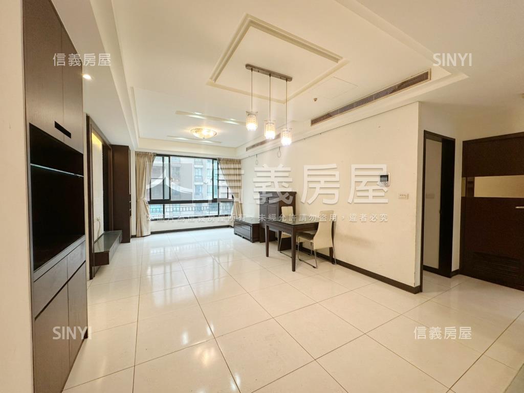 歐洲公園４房車位房屋室內格局與周邊環境