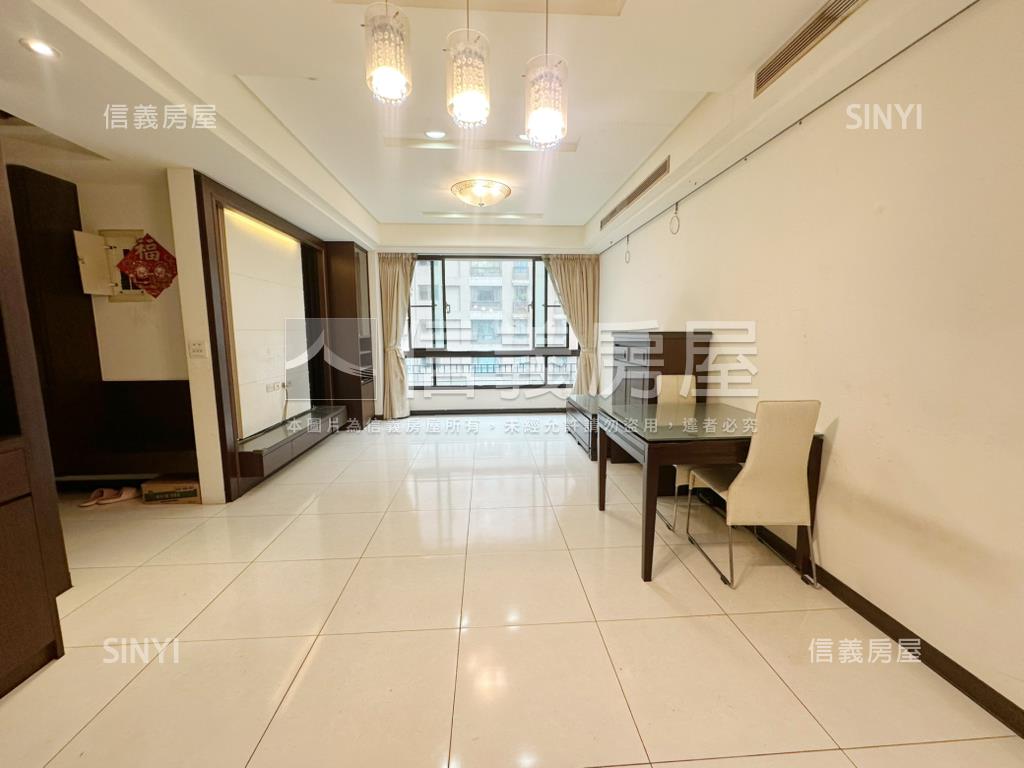 歐洲公園４房車位房屋室內格局與周邊環境