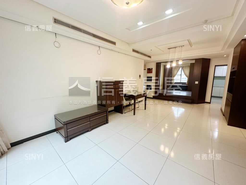 歐洲公園４房車位房屋室內格局與周邊環境