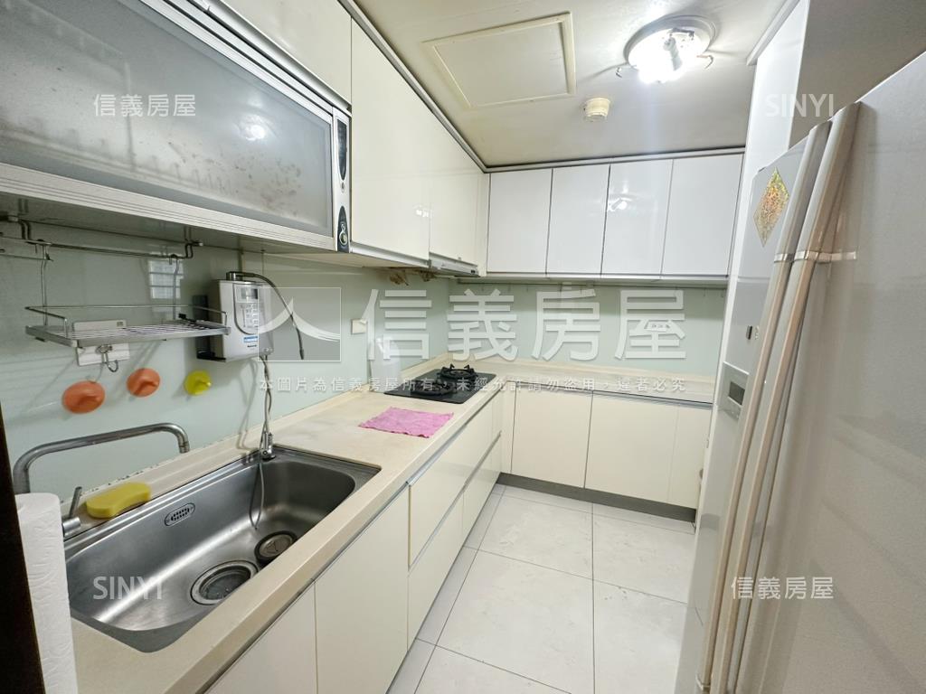 歐洲公園４房車位房屋室內格局與周邊環境