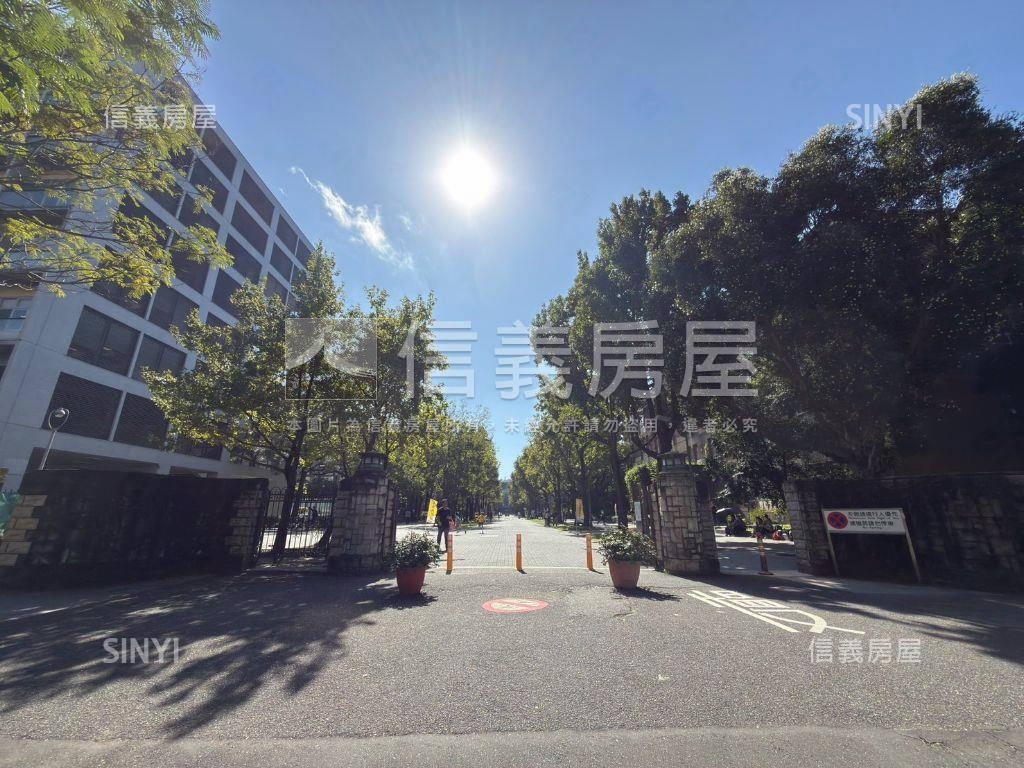 稀有釋出頂樓台大綠景房屋室內格局與周邊環境