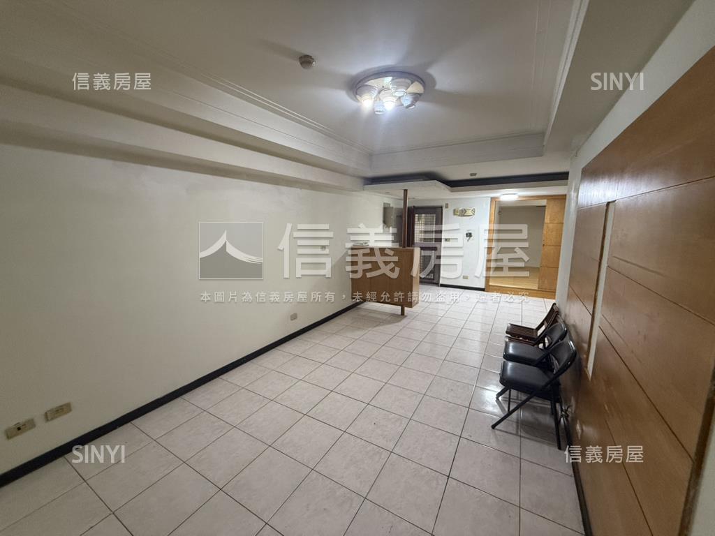 近捷運三房愛菲爾房屋室內格局與周邊環境