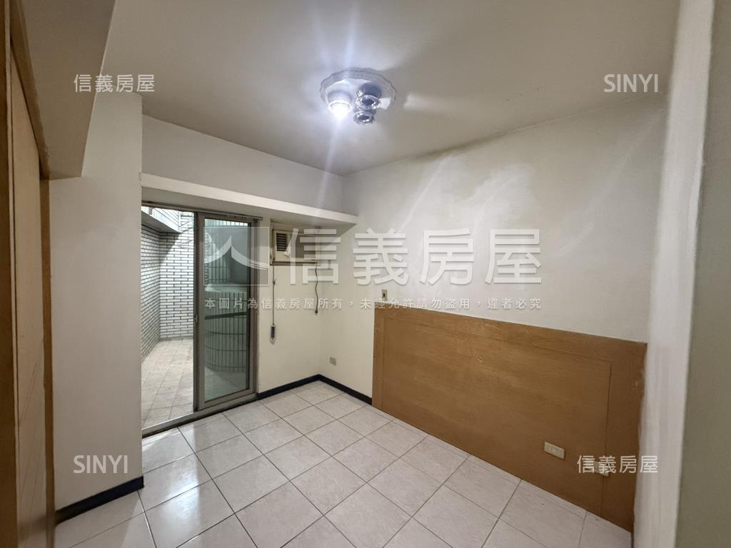 近捷運三房愛菲爾房屋室內格局與周邊環境