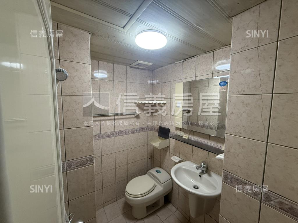 近捷運三房愛菲爾房屋室內格局與周邊環境