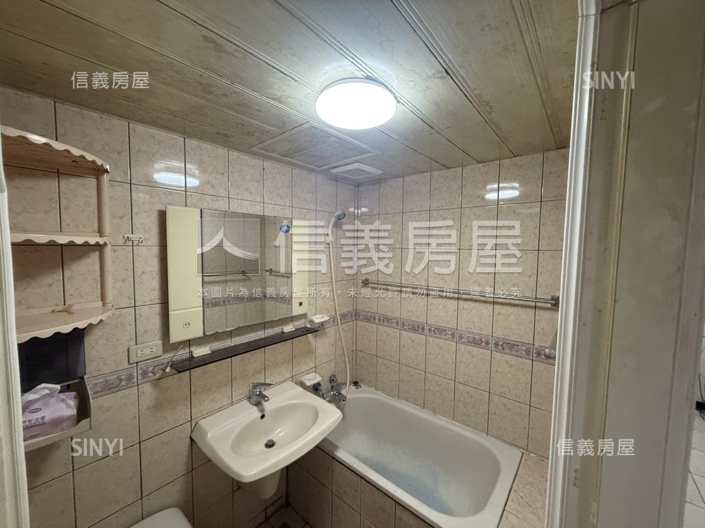 近捷運三房愛菲爾房屋室內格局與周邊環境