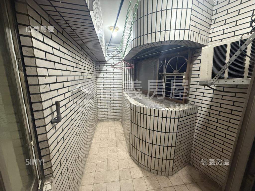 近捷運三房愛菲爾房屋室內格局與周邊環境