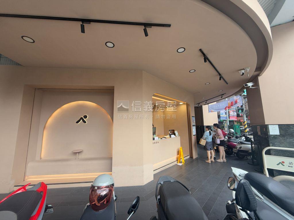 瑞豐夜市大面寬三角店面房屋室內格局與周邊環境