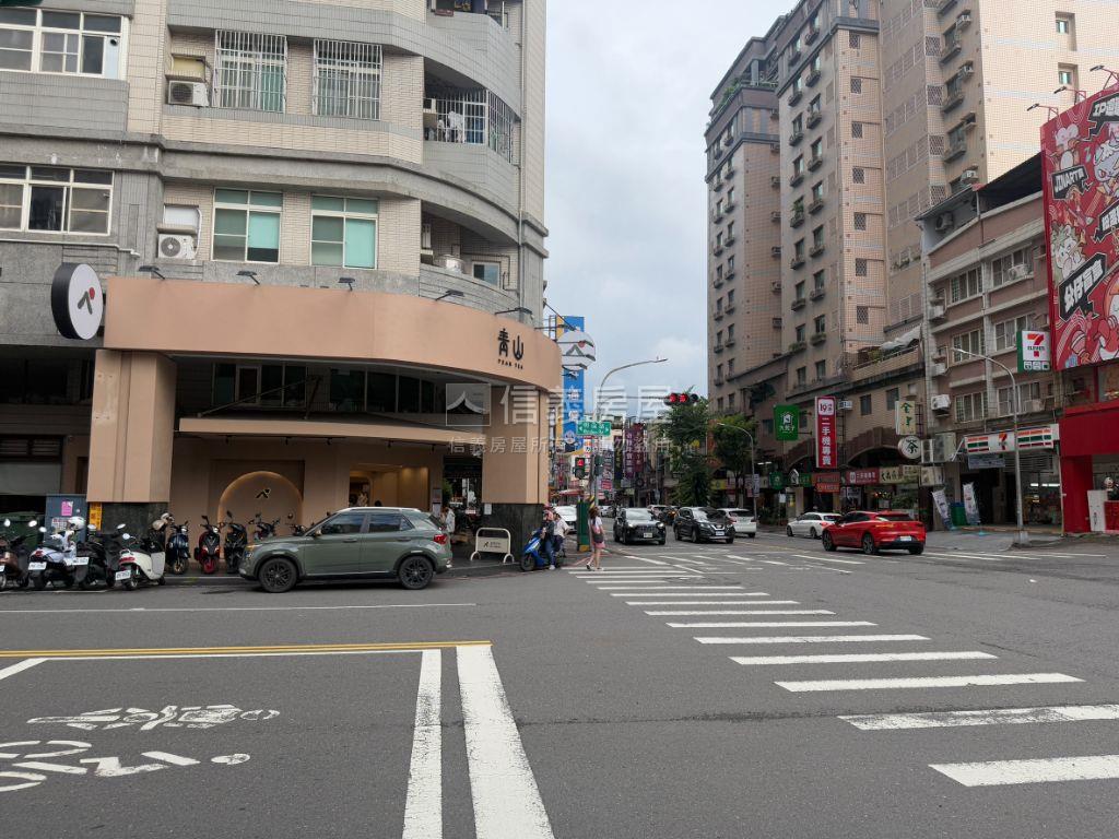 瑞豐夜市大面寬三角店面房屋室內格局與周邊環境