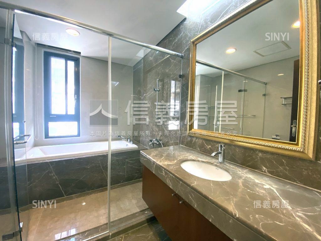 文豪邊間精緻電梯透天房屋室內格局與周邊環境